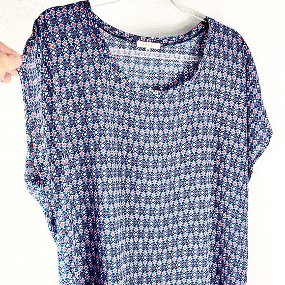 PLEIONE | ♦️Geometric Print Loose Short-Sleeved Flowy Blouse - Picture 2 of 5